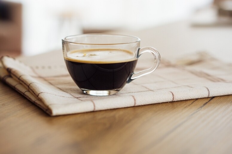 黑咖啡熱量非常低，更有不錯的利尿排水作用。但要留避免空腹飲用，減少