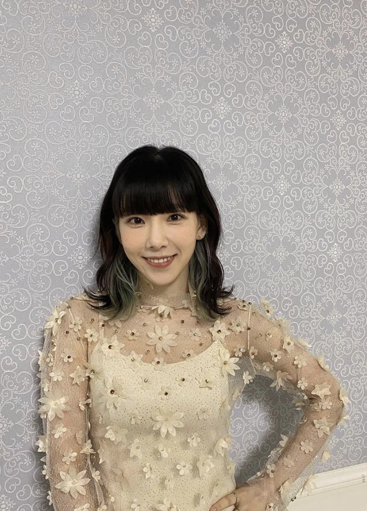 捲髮器幾乎是長頭髮或短髮女生都會用到的造型器。 捲髮器幾乎是長頭髮或短髮女生都會用到的造型器。