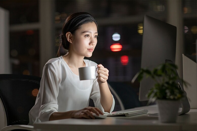 油脂分泌旺盛，不但令面部容易生暗瘡，也容易令眼皮長出眼瘡。所以經常