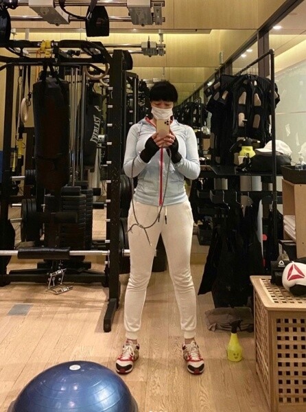 因此她選擇以急步走作為瘦身運動，只要有時間就到河邊運動，消耗卡路