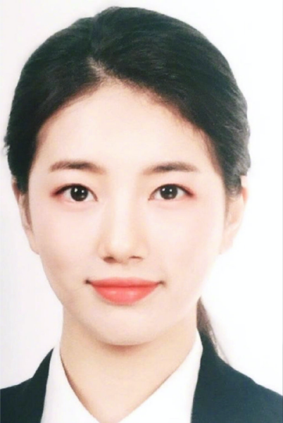 秀智的證件相看起來如素顏般自然,原來小心機藏在有立體輪廓功效的 秀智的證件相看起來如素顏般自然,原來小心機藏在有立體輪廓功效的