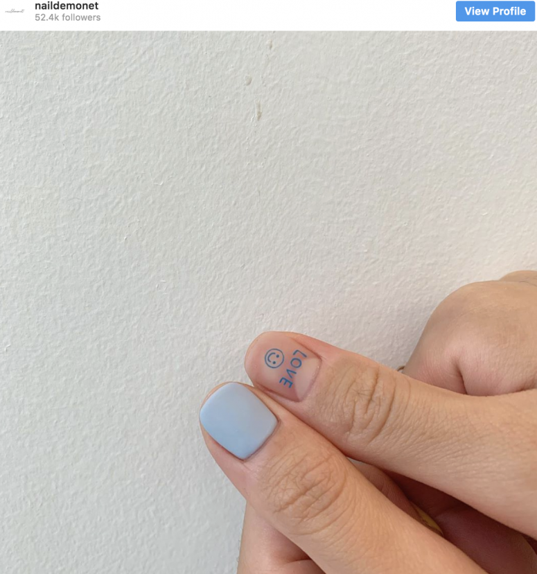 尤其是粉藍色的天空，總是叫人很舒心，同時感覺甜美溫柔。這時加上可愛