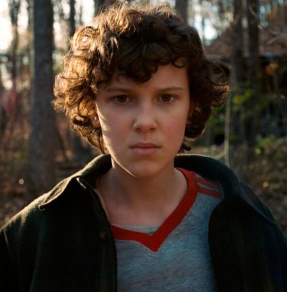 《怪奇物語》第二季的劇情演進，Millie Bobby Brown換上全新羊毛捲造型，有一點點叛逆