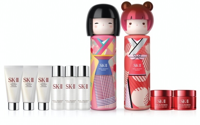 SK-II護膚清瑩緊緻套裝 HK$3,148 (價值：HK$4,108)套裝包括：春日娃娃限量版神