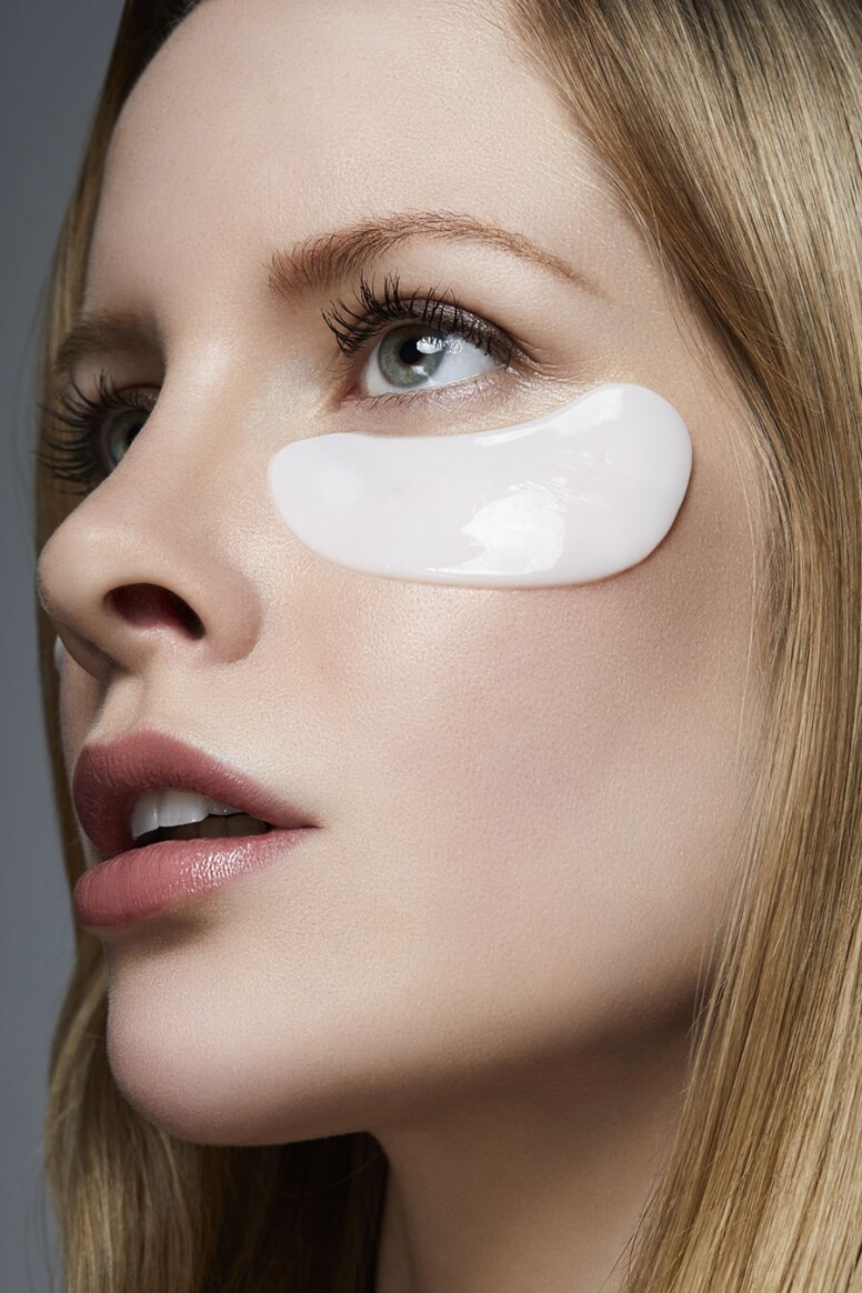 引致暗粒、油脂粒的最大元兇很有可能就是過分護膚！眼周肌膚屬全身皮