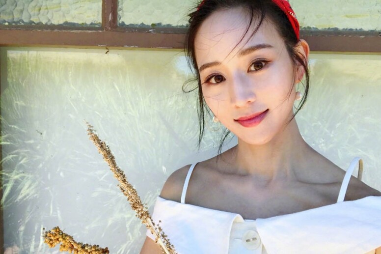 除了以上介紹的食療餐單，她亦會隨身攜帶溫水瓶，喝特製的飲料隨時補