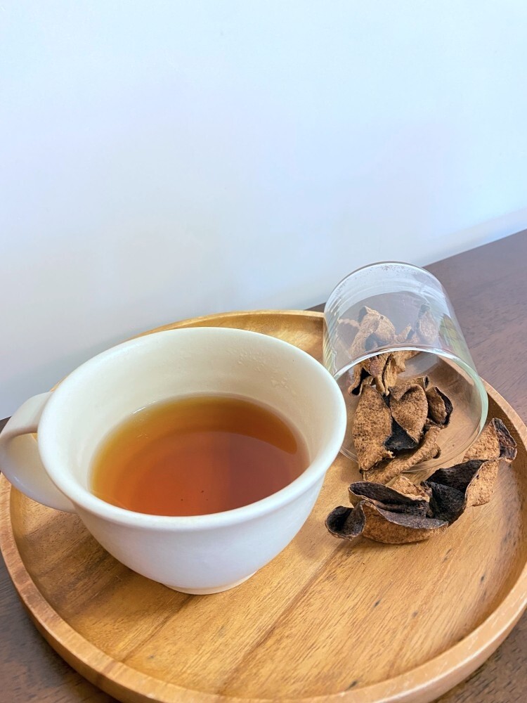 可飲用燉老陳皮水助提升陽氣及溫中扶正。燉陳皮水 : 一塊30年以上的陳