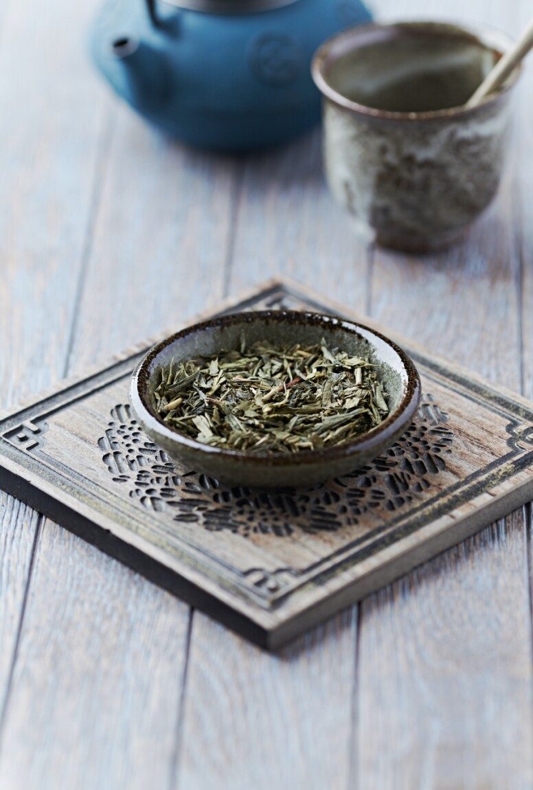 做法:用10克金銀花及2片生甘草加水泡成茶飲功效:清熱解毒,疏散風熱 做法:用10克金銀花及2片生甘草加水泡成茶飲功效:清熱解毒,疏散風熱