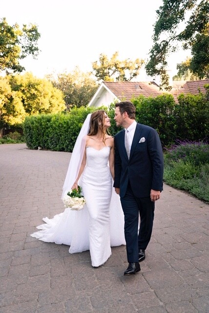 在六月初的週末，Katherine Schwarzenegger和Chris Pratt在加州舉行了一場低調而溫馨的婚禮。 在星