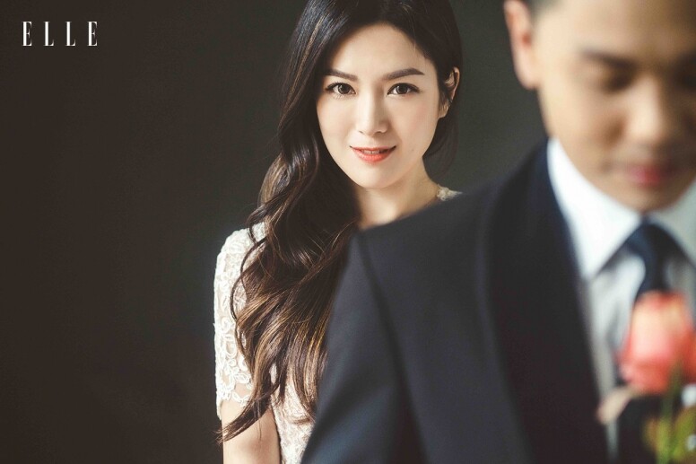 朴信惠的化妝師Lee Han Na負責打造可愛的少女感覺；而李聖經的化妝師Kang