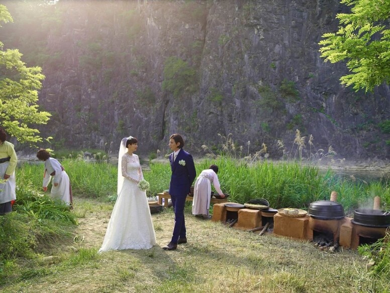 元斌和李娜英於2012年開始交往，2013年公開戀情；2015年5月30日，元斌和李娜