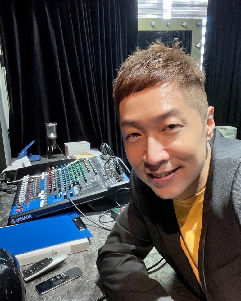 馬浚偉以歌手身份入行，後來進入大台並不多套劇集擔當男一，近年積極到幕後發展，包括投資電影及撰寫劇本等，今年4月及5月宣佈分別擔任大台藝術訓練中心校長及香港電台創作總監，升呢晉身管理層。