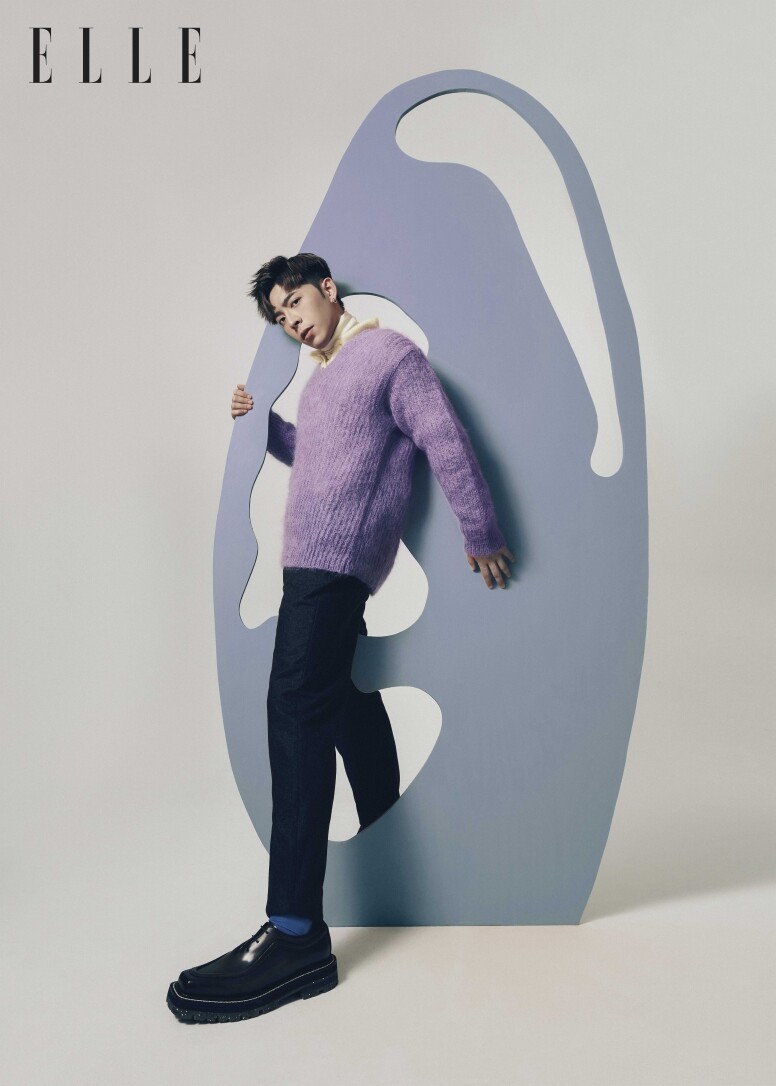 樽領上衣 Tod's 短袖冷衫 Prada 長袖冷衫 Salvatore Ferragamo 長褲 Gucci 皮鞋 Berluti