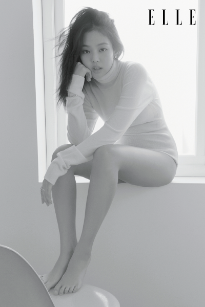 ELLE：看了BLACKPINK舞步練習和現場表演的錄影，令我很驚訝