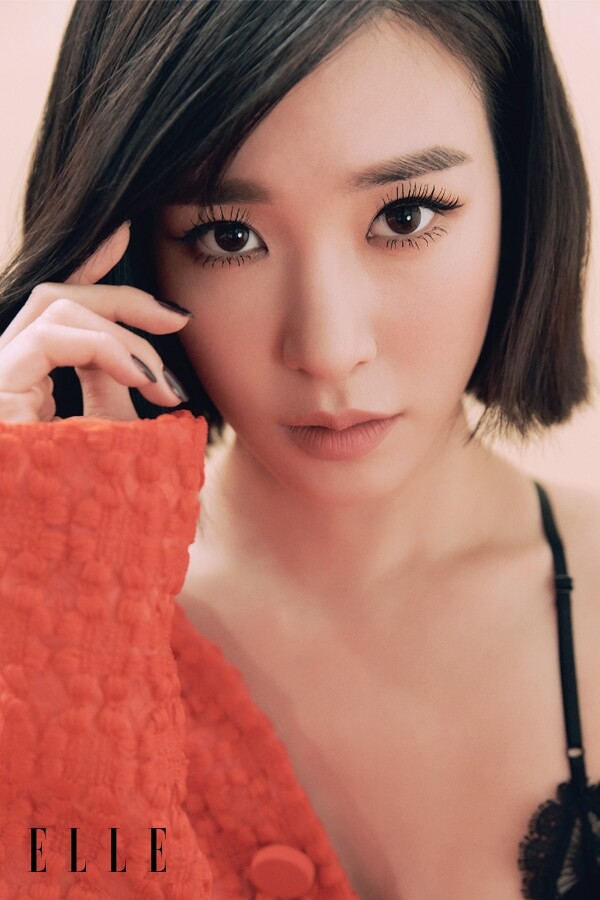 在MV 中,Tiffany 扮演了一個非常有趣的角色—— Professor T,Tiffany 特別強調,這對她來說是一 在MV 中,Tiffany 扮演了一個非常有趣的角色—— Professor T,Tiffany 特別強調,這對她來說是一