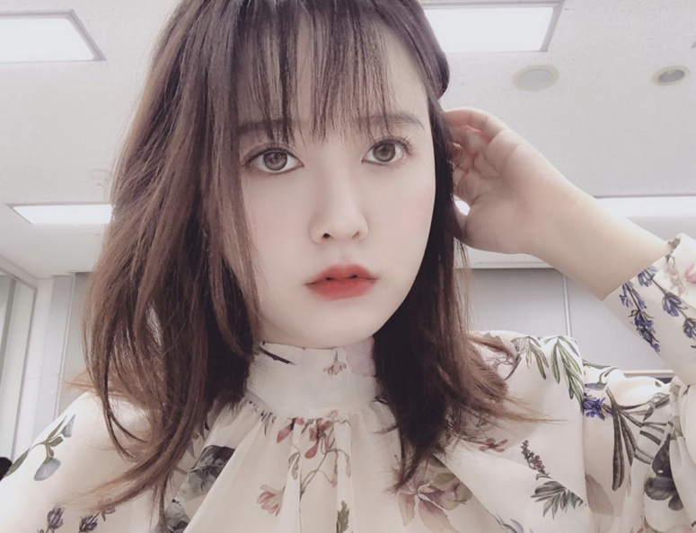 二人都是偶像派，一場「道德高地」的爭奪戰隨即展開，重中之重的爭拗自然