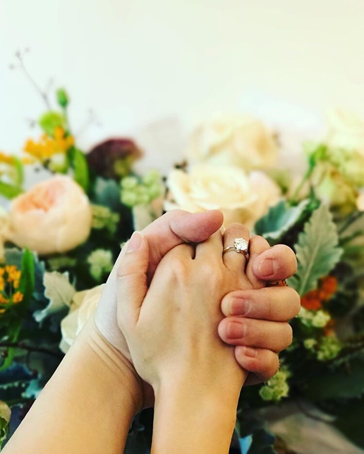 現年35歲的C君日前於IG上公布求婚成功的好消息