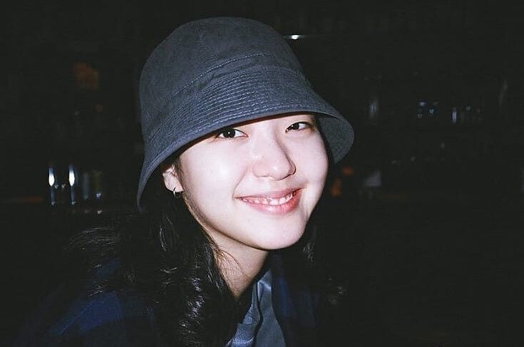 單眼皮的金高恩一直被指與普遍一線女星的精緻外貌不同