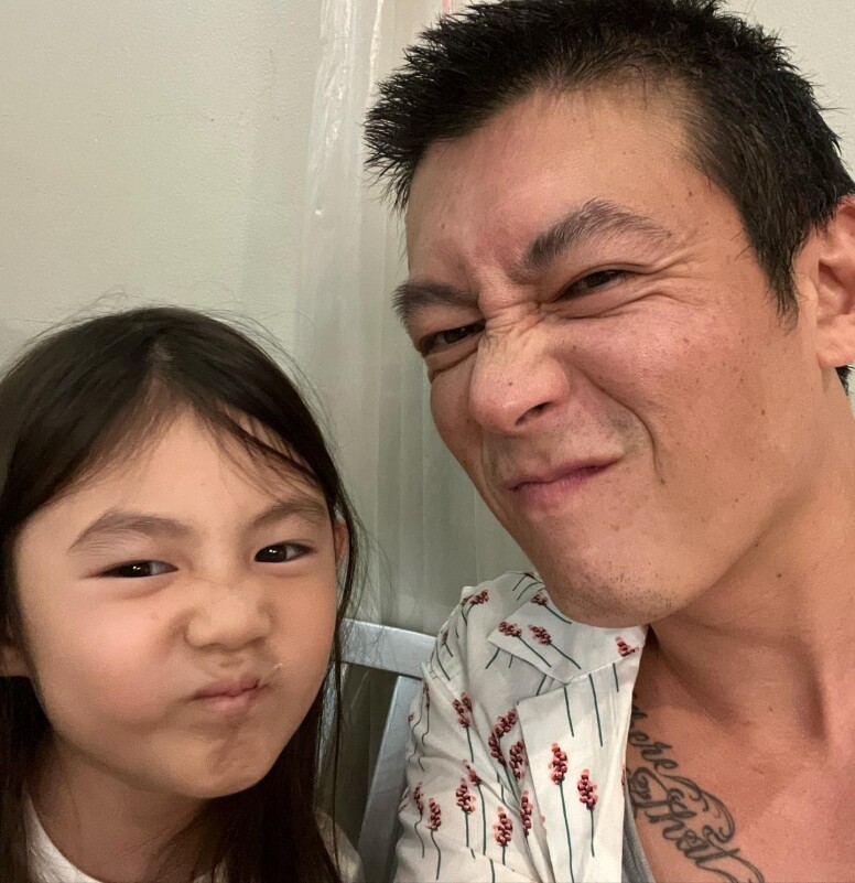 婚前的陳冠希,緋聞既多,人又易怒,與傳媒及網民奐加是勢成水火,不過自 婚前的陳冠希,緋聞既多,人又易怒,與傳媒及網民奐加是勢成水火,不過自