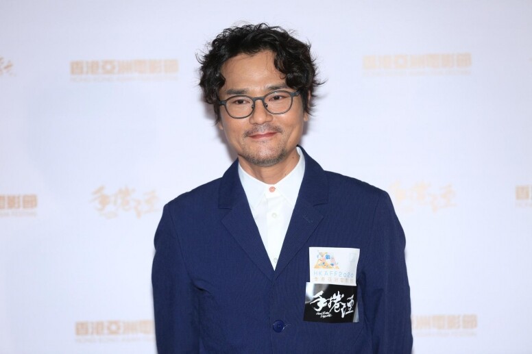 說香港電影青黃不接的，不完全正確。作為演藝人協會的副會長，林家棟默默在籌備著頒獎禮和各大專院校的講座，望的是讓新一代能充滿動力和信心地為這一行帶來新元素。秉持著“拍電影必須有角度”的宗旨，林家棟拍每部電影都明白想做什麼，帶給觀眾的又是什麼。同樣的道理，他亦很清楚自己在行業裡的定位和使命，並有目共睹地努力著。