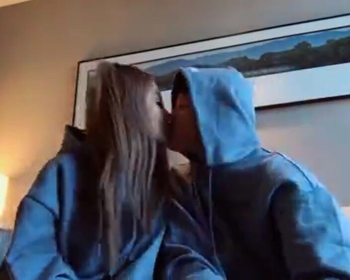 直到早前網上傳出李小璐與PG One拍攝的短片 直到早前網上傳出李小璐與PG One拍攝的短片