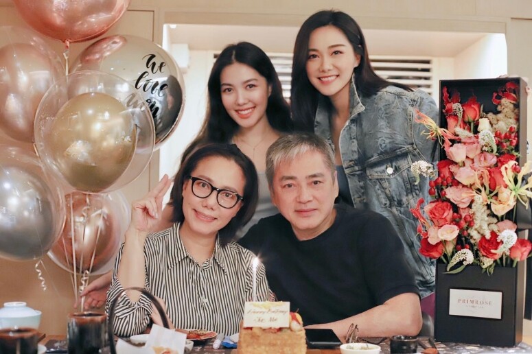 靚湯盛傳與馬明喜事近,不過除了與馬明拍拖及工作,靚湯也十分著重家 靚湯盛傳與馬明喜事近,不過除了與馬明拍拖及工作,靚湯也十分著重家