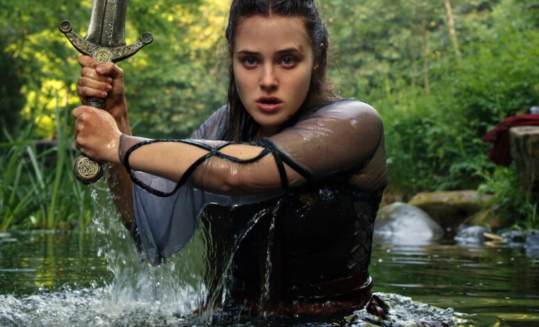 上映日期：7月17日 由《漢娜的遺言》女主角 Katherine Langford 領銜主演的奇幻劇集《天命