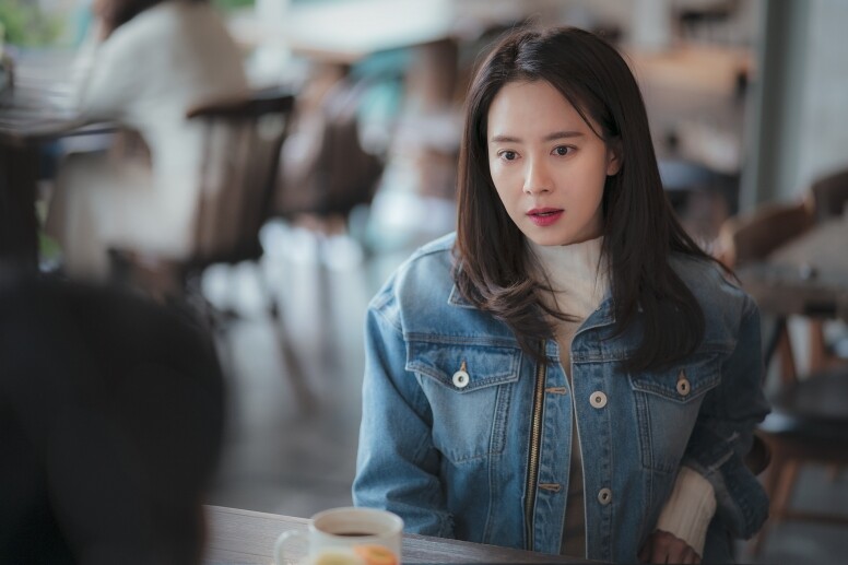 《我們,愛過嗎?》講述一名為了養育女兒、多年沒談戀愛的單親媽媽,突然遇上 《我們,愛過嗎?》講述一名為了養育女兒、多年沒談戀愛的單親媽媽,突然遇上