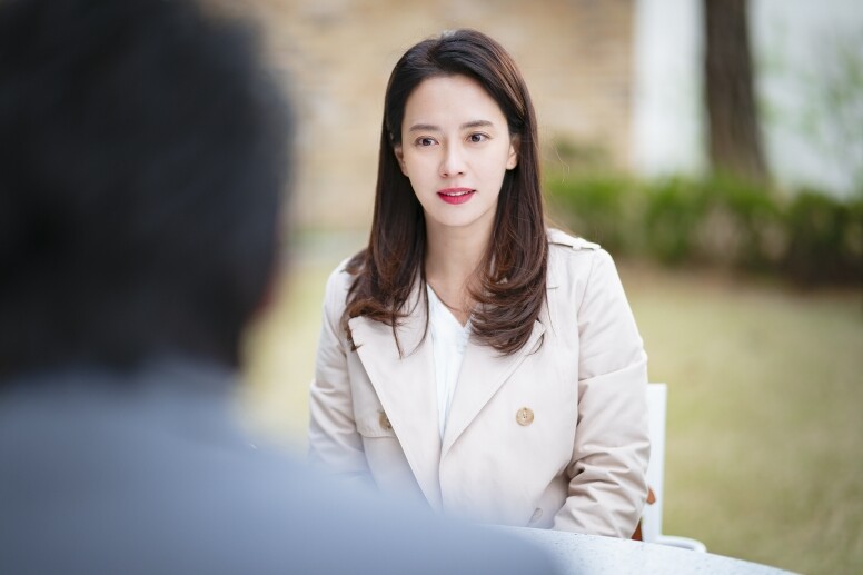 但同時觀眾也會感覺到，女主角過份懦弱，被誤會也不作解釋，是典型韓劇