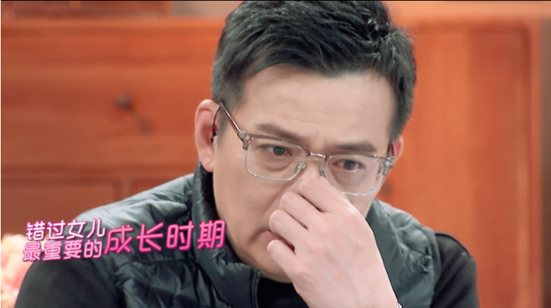 黃日華在《女兒們的男朋友》亦透露，當年被老婆埋怨沒把心思留給家庭，令