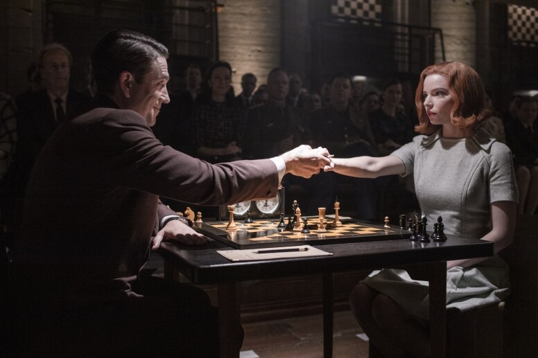《后翼棄兵》可說是完美將少女人生與國際象棋完美交接，即使人生和棋局
