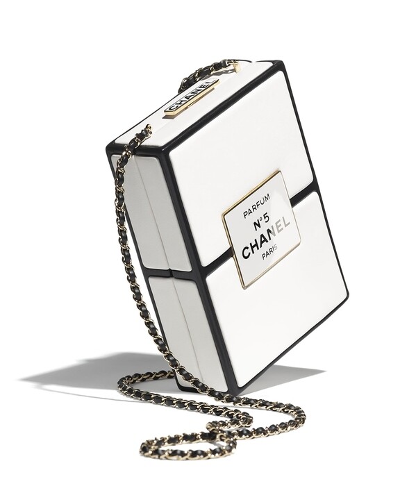 作為香奈兒粉絲，一定知道今年是Chanel No.5香水面世一百周年，這個模擬Chanel
