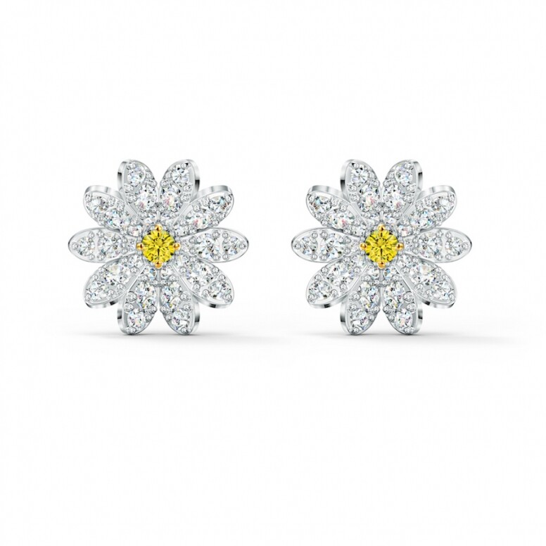 精緻講究的Eternal Flower穿孔耳環是以雛菊為靈感，其花瓣部份綴有精緻小巧的
