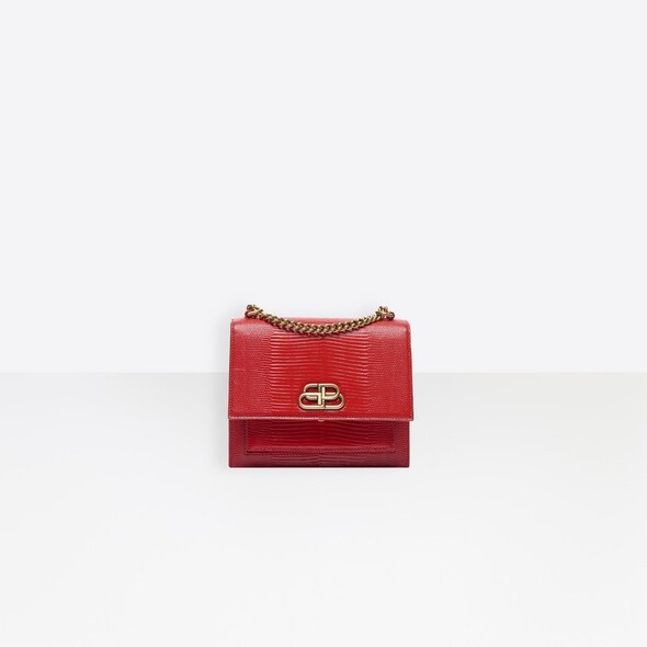 Balenciaga Sharp手袋同時備有鏈條款式，風琴式設計令收納空間大大增加，是上班族