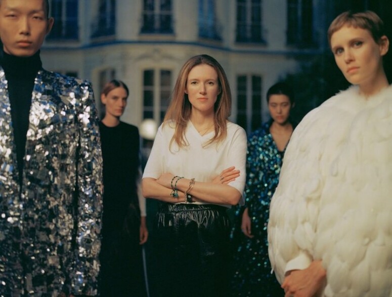 Clare Waight Keller有著亮麗的時裝履歷，由Calvin Klein到 Ralph Lauren，再到Gucci、Pringle of Scotland，在Chloé待了6年