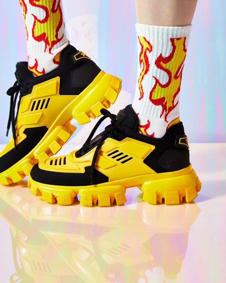 Prada Cloudbust ThunderPrada的Cloudbust Thunder在外型上根本就是加了工業風的Dad shoes！這個粗礦的鞋型與