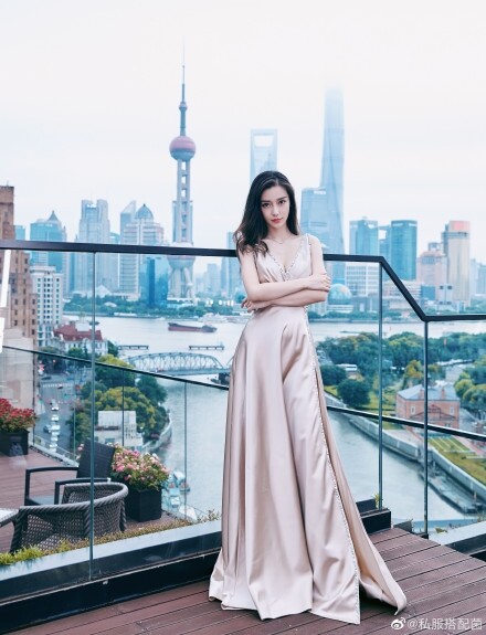 這顏值我可以！Angelababy 從小粉絲變拍檔，與碧咸同框拍廣告