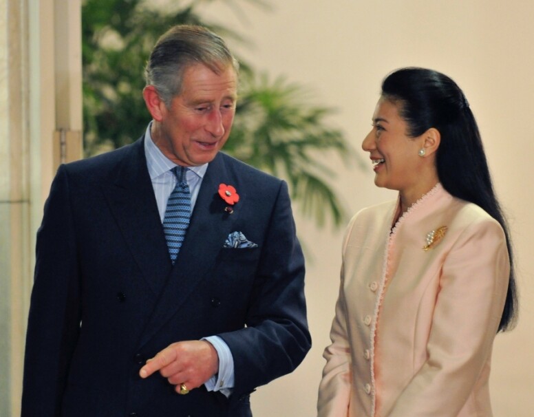 雅子懂五國語言，能言善道，更曾經在活動上跟查理斯王子以流利英語交