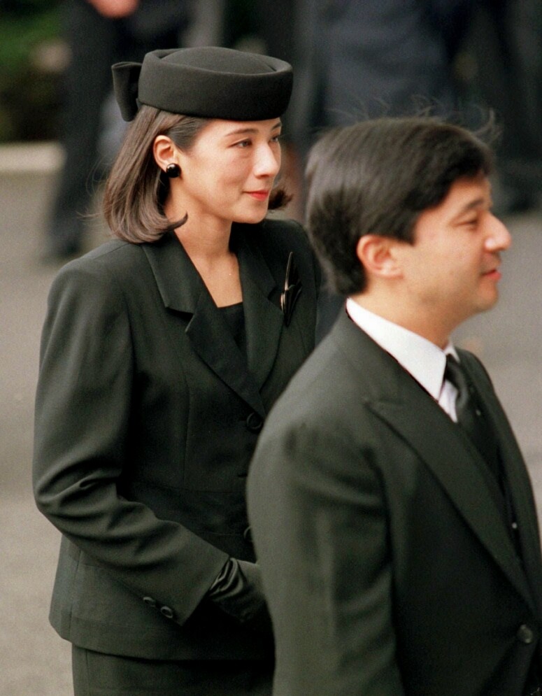 她婚後，一直默默的遵守著皇室的要求，令她飽受壓力。儘管如此，她每次公
