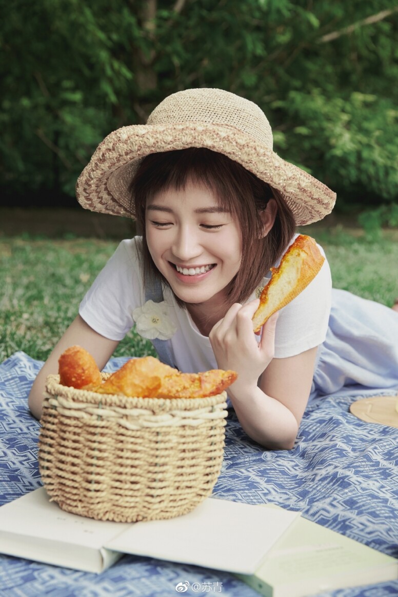 在劇中，「爾晴」都以一副認真的樣子示人。現實中終於有機會看到她可愛的