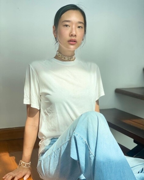 Chutimon長相獨特加上氣質滿滿，是Chanel寵兒，多次被邀請到巴黎時裝周看Chanel騷。剛