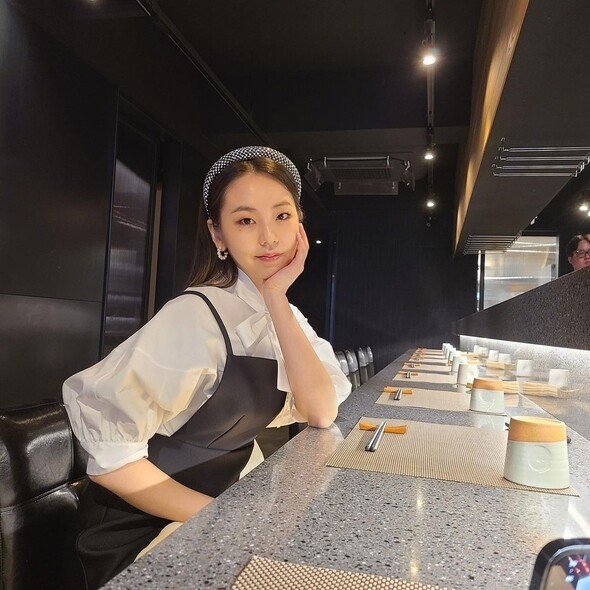 名人穿搭示範：安昭熙如果你是走比較可愛甜美路線，和對方選擇去高級