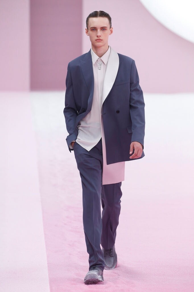 Kim Jones也就出任品牌創意總監一事開腔： 「我非常感謝Bernard Arnault先生、Pietro Beccari、Serge Brunschwig及