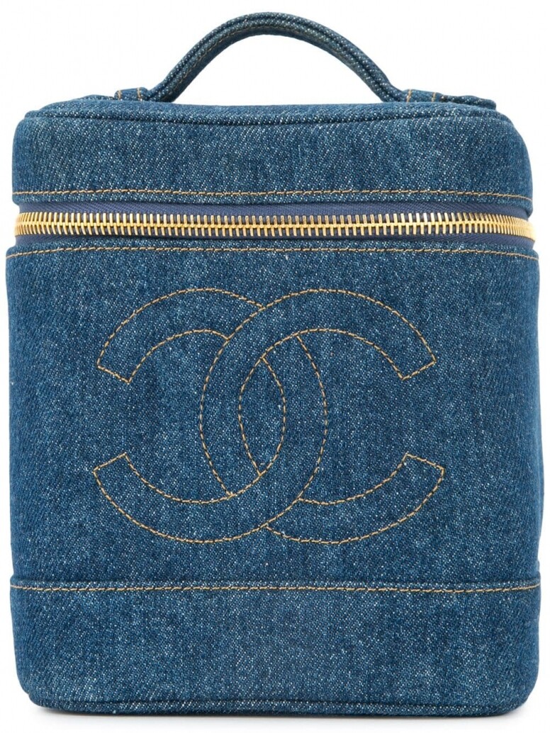 Chanel 牛仔布化妝箱手袋（ 18 × 15 × 13 cm ）（$21,351)