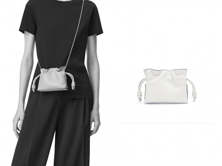 Loewe的Flamenco手袋一直是熱賣單品，設計師推出了不同尺寸的Flamenco手袋，這個迷你