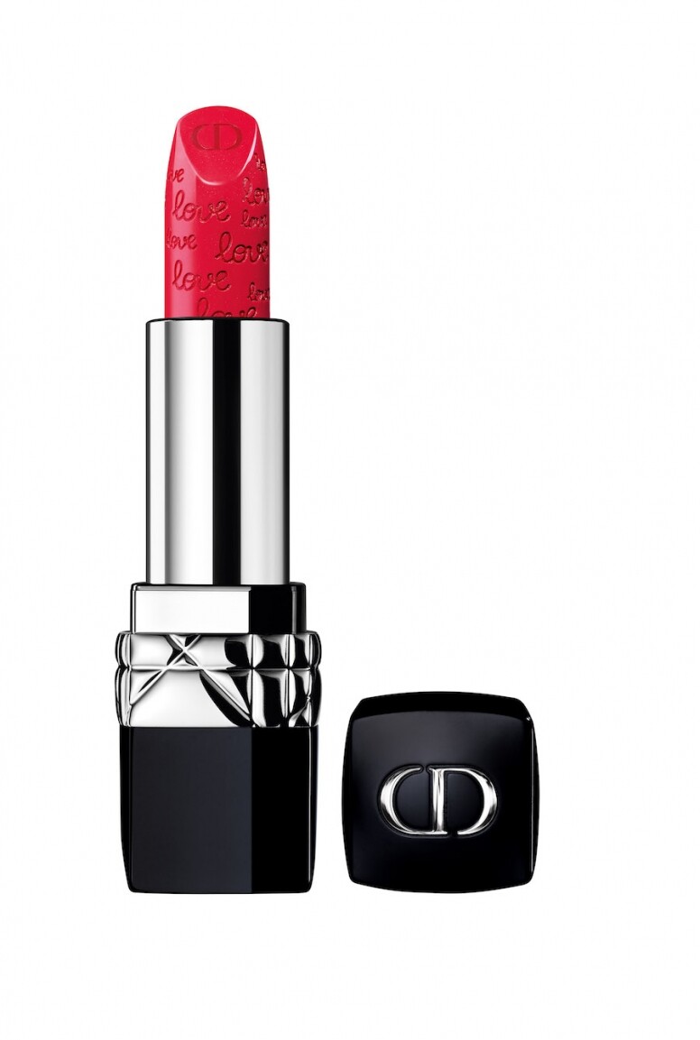 經典Dior唇膏推出綴上「Love」字樣的珍藏版唇膏。這款華麗的傲姿唇膏提供兩