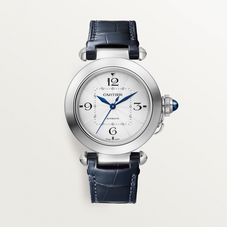 Pasha De Cartier手錶配置1847 MC型自動上鍊機械機芯，優雅大方的圓形精鋼錶殼、銀