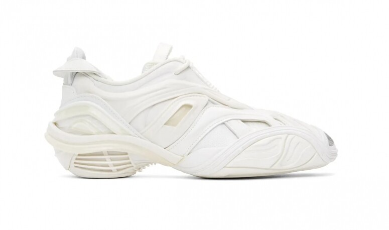 Balenciaga 白色運動鞋 $3774, available at ssense.com