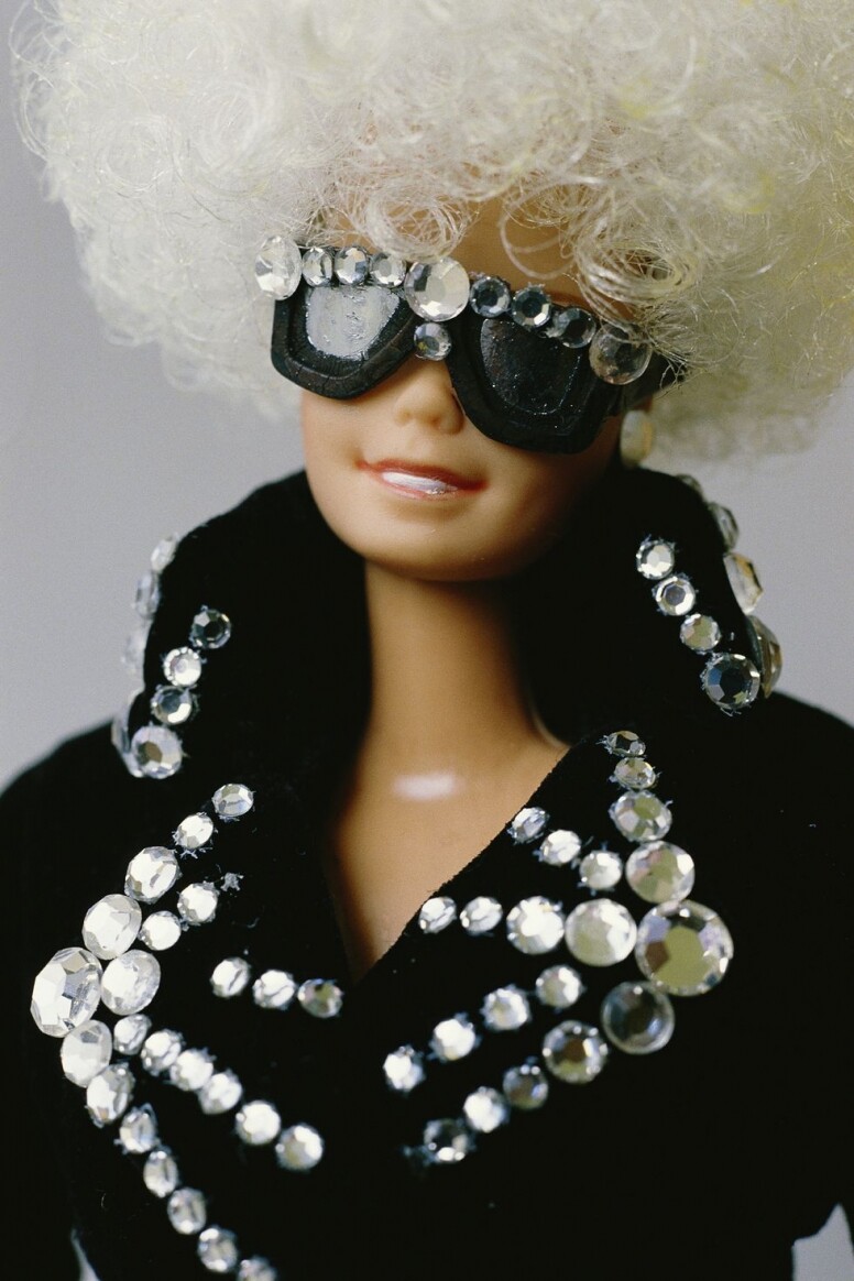 Thierry Mugler 與Barbie合作過幾個系列，其結構設計的精髓在Barbie身上發揮得淋漓盡致