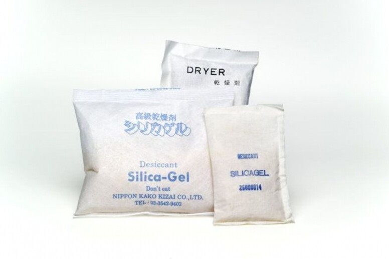 防霉手則3 使用活性炭或矽膠香囊作為乾燥劑放於抽屜和衣櫃內。因應